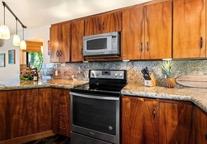 🏖️Beautiful Oceanfront | Air-Conditioned | Sleeps 6 | Walk to Beach
