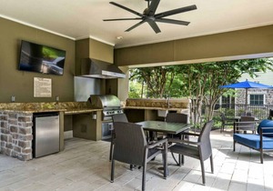 Beautiful Pool View 1 bedroom/1 bath condo in The