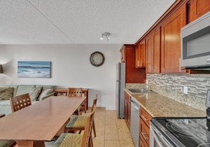 Block to Beach! Koko Resorts at the Waikiki Banyan 21st Floor Deluxe Pool View, Free Parking & Wifi