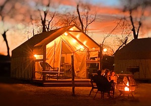 Cabin at Son's Blue River Camp! Stay here & enjoy the gorgeous San Marcos River!