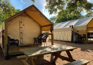 Cabin at Son's Blue River Camp! Stay here & enjoy the gorgeous San Marcos River!