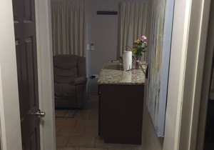 Charming 2bd/1ba Downstairs Unit With AC