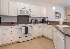 Contemporary 3 Bed, 3 Bath Townhome in Ko Olina Kai Golf Estates.