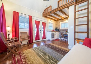 Country Tiny House - 10min to Silos at Magnolia (#2)