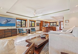 Elegant Puamana Home with top quality finishes, AC, w pool in tropical oasis.