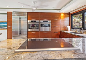 Elegant Puamana Home with top quality finishes, AC, w pool in tropical oasis.