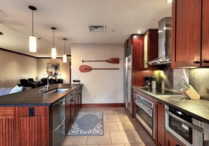 End Summer in style. Discounted FALL RATES!-OT204- Sleeps up to 6- 2 bed, 2 bath