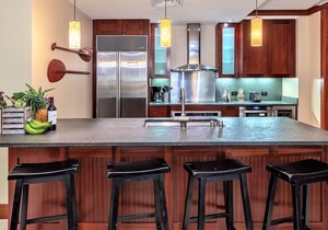 End Summer in style. Discounted FALL RATES!-OT204- Sleeps up to 6- 2 bed, 2 bath