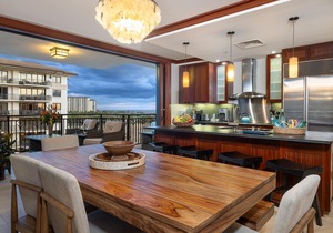 End Summer in style. Discounted FALL RATES! Luxuriously Updated, 3bed/3bath