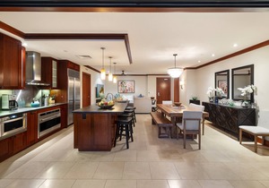 End Summer in style. Discounted FALL RATES! Luxuriously Updated, 3bed/3bath