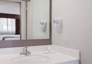 Experience A World of History! Near Historic Downtown, Onsite Pool