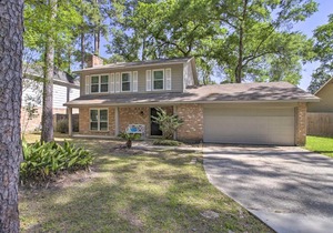 Fully Refurbished Home in Front of the Woodlands!