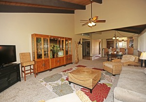 Golf course luxury 2/2 condo w/ocean and golf course views, A/C & WIFI