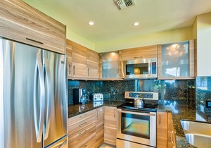Ground-Floor, Ocean-View Haven with Lanai, Tennis, Resort Pool, and Beach Access