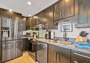 Hawaii Life Rentals - Kahana Ocean Front
