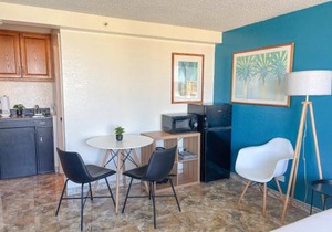 Hawaiian Monarch 2508 condo