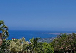 Hawaiian Ocean View Oasis, Blue Pool, Waterfall, Thoughtful Amenities.