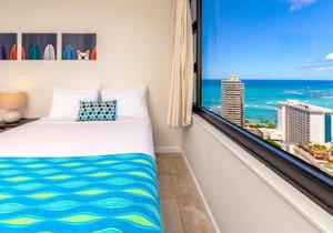 High-Floor Stylish Ocean Views Condo with Parking