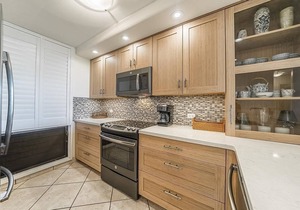 Kamaole Sands FRONT ROW OCEAN Building 10 unit 116