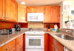 KBM Resorts | FREE CAR | Napili Point | Oceanfront | Spacious 2-Bedroom Villa! NAP-C18