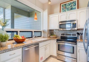KBV 33G2 Renovated 1BD OceanFront Villa w Pool AC