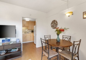 Kona Plaza#217 Amazing Location. In Heart of Kona town. Ac & Elevators!
