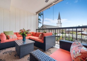 Kona Plaza#217 Amazing Location. In Heart of Kona town. Ac & Elevators!