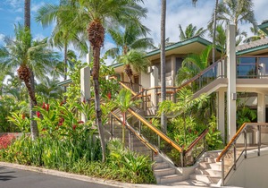 Luxury Maui Paradise right on the beach, Puunoa Beach Estate #201