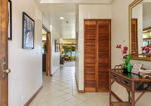 Luxury Ocean Front, premier beach location Lahaina, Puunoa Beach Estates #105
