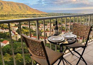 Makaha Valley One Bedroom Condo Ocean & Mountains Views, walk to the Beach