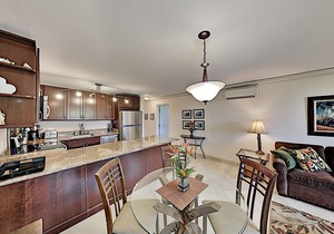 Modern Kamaole Sands Beach Condo with Pool, Hot Tubs & Private Balcony
