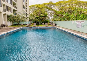 Monthly Rate Penthouse Condo at Oceanfront Hilo Beach