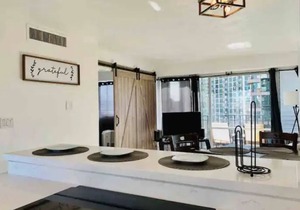 Newly Remodeled Waikiki Condo 2BR/1BA