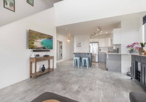 Newly renovated, ocean view, steps from downtown