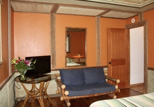 North Shore Guest House @ Maui Adventure Villa