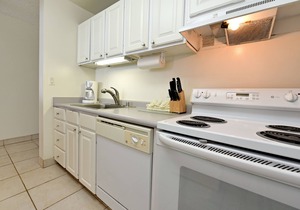 Ocean Front @ Great Price-8th Floor- Listen to Ocean from the Master Bedroom