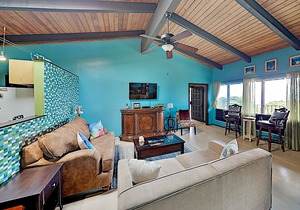 Ocean-View All-Suite Oasis: Private Pool, Lanai – Near Magic Sands Beach