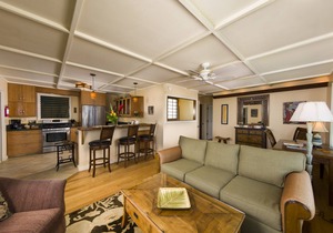 Oceanfront #5 at Hana Kai Maui - 2 BR/2 BA Upper Floor Corner 100ʻ from Water!