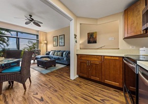 Oceanfront tropical retreat on the ground floor