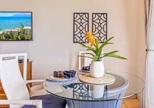 Only 10 Feet from the Ocean! Fresh and Updated Pohailani 102 Studio - Sleeps 2