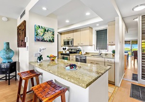 PANORAMIC CORNER OCEAN & GOLF VIEWS in Kaanapali, 1200 sq ft 1BR