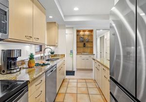 PANORAMIC CORNER OCEAN & GOLF VIEWS in Kaanapali, 1200 sq ft 1BR