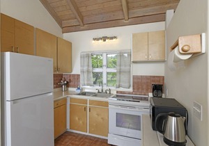 Peaceful & Private Studio - 12 Acre Hobby Organic Fruit Farm - Beach 10min