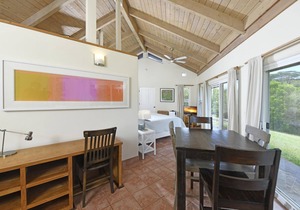 Peaceful & Private Studio - 12 Acre Hobby Organic Fruit Farm | Beach 10min