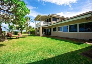 Quiet North Shore Beachfront Home
