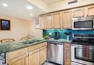 🏖️Remodeled | AC Included | Ocean Front Complex