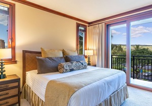 Spacious 3 Bed 2 1/2 Bath Ocean View Beach Villa (O-401)