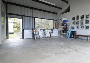 Spacious Ranch Cottage with private hot tub and VIEW!