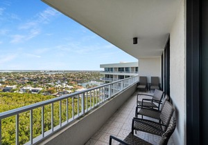 Stunning Beachfront Penthouse on 19th Floor I Desirable Front Unit in Marco Island