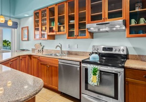 Stunning Ocean View Beach Front Villa at Kahaluu